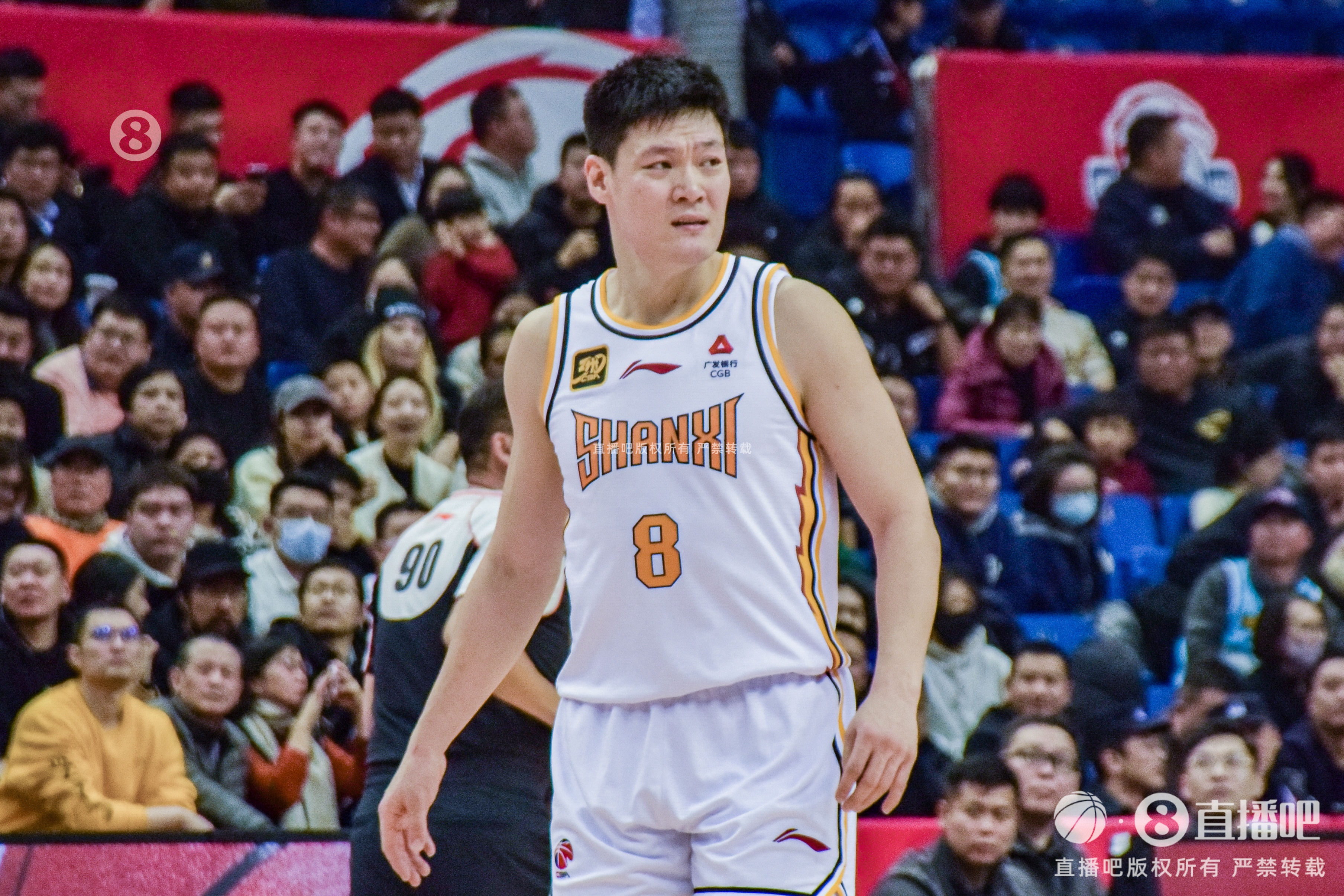 打得还行!张宁半场8中4拿到11分2板1助