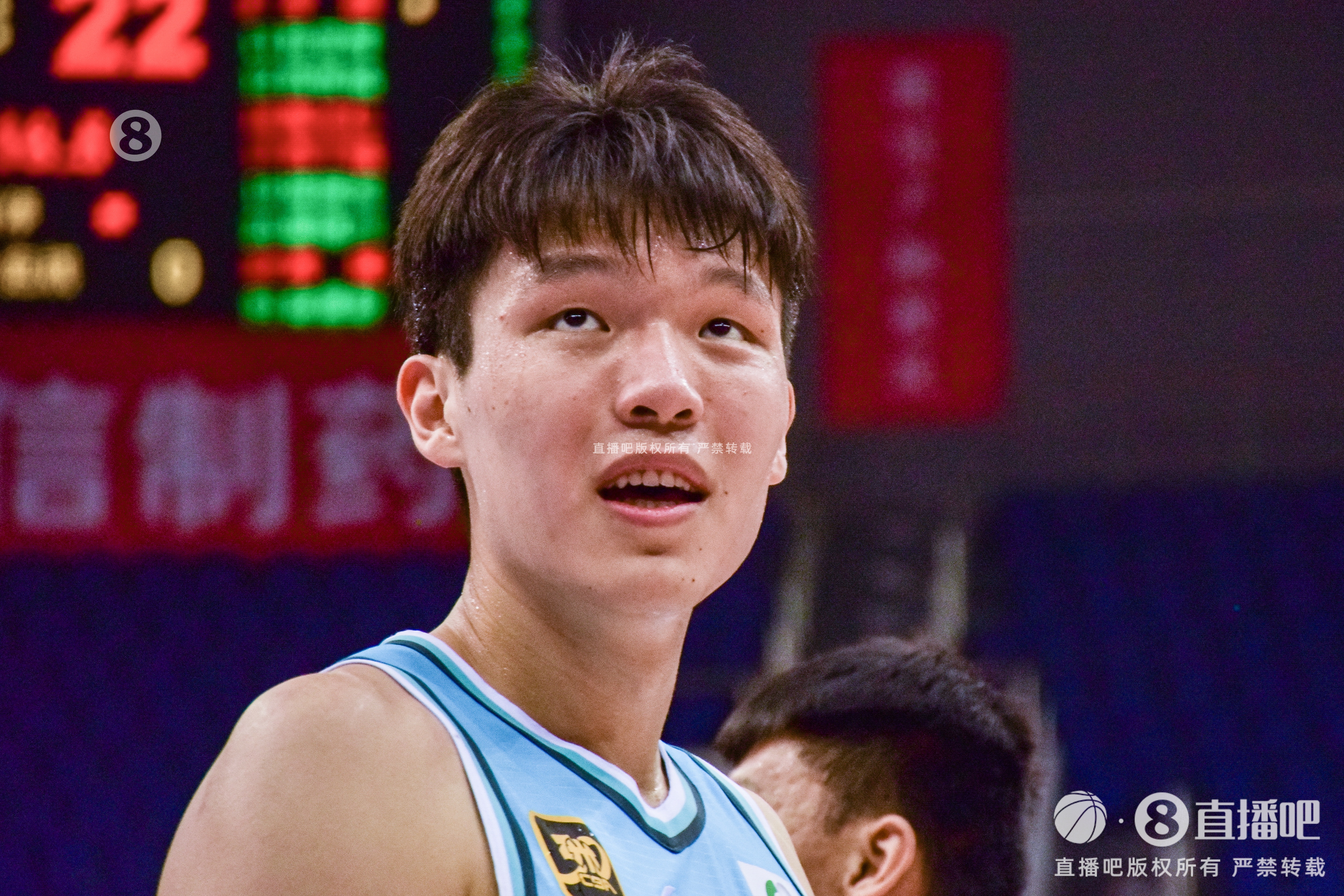 青岛记者:杨瀚森状态逐渐调到最佳 但青岛外线射手需找回准星